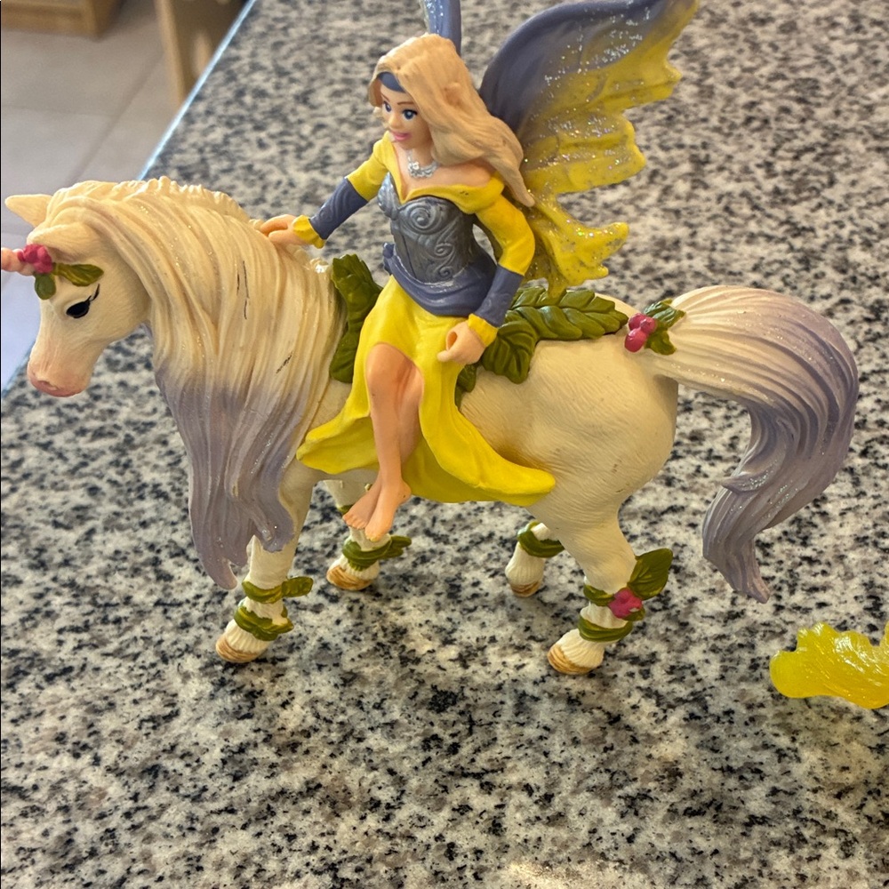 Bayala Schleich unicorn and dragon toy lot - Picture 6 of 16